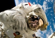 Выступая на Международном конгрессе астронавтики в Австралии, глава «Роскосмоса» Игорь Комаров рассказал, что российское космическое агентство и NASA договорились о создании новой космической станции на орбите Луны