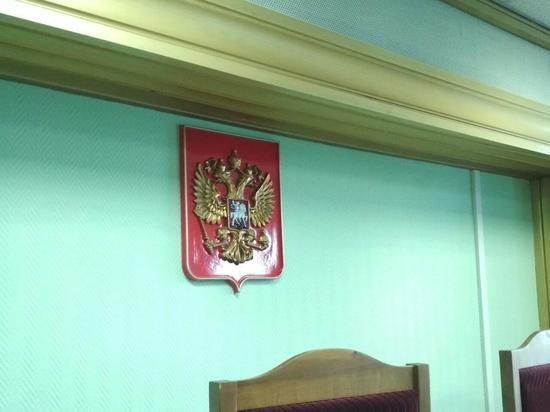 Эльвира Макарова не явилась на судебное заседание по спору о своём увольнении