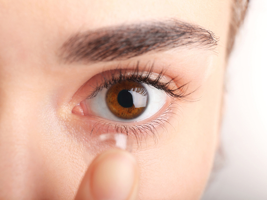 Коррекция зрения при помощи контактных линз уверенно приобретает всё большую популярность, и это вполне объяснимо. 