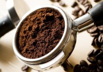 Общее количество потребляемого кофе в России увеличилось в два раза за последние пять лет, а продажи зернового варианта напитка сравнялись с растворимым