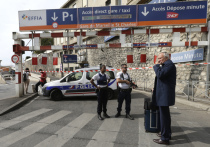Неизвестный мужчина напал с ножом на прохожих в районе крупнейшего вокзала в Марселе Сен-Шарль, сообщили западные СМИ