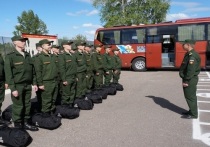 В октябре-декабре нынешнего года 18 тысяч татарстанцев призывного возраста получат повестки из военкомата. Каждый пятый из них отправится на срочную службу в российскую армию