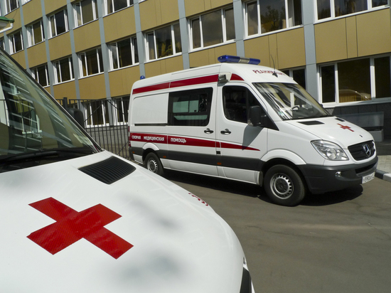 Школьника госпитализировали в Морозовскую больницу с подозрением на ожог роговицы