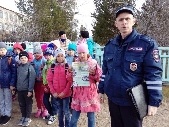В Забайкальском крае автоинспекторы организовали для сельских школьников ликбезы по Правилам дорожного движения