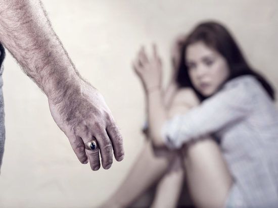 В Пскове возбуждено дело о сексуальном насилии над ребенком. Мама защищает мужа и говорит, что девочка все выдумала
