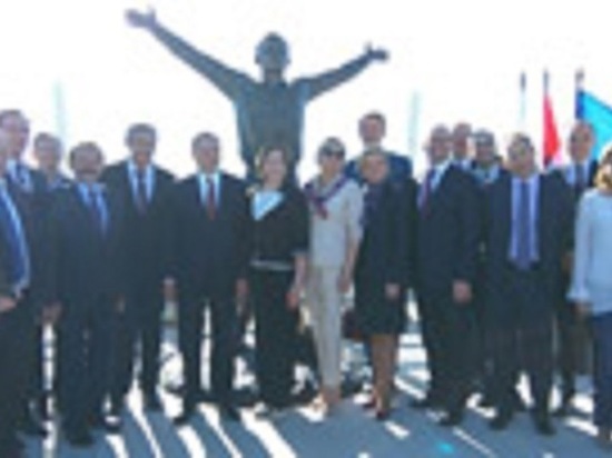 Памятник Юрию Гагарину открыли во французском Монпелье 