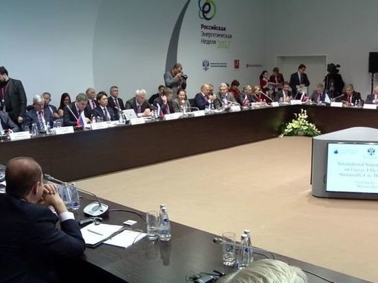 Глава Калуги рассказал о внедрении энергоэффективных технологий на саммите мэров в Москве