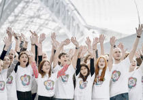 Делегация из 300 человек от Курской области уже практически добралась до Адлера, где состоится самое долгожданное, уникальное, яркое, живое, эмоциональное, независимое, мирное, справедливое по своему характеру мероприятие — XIX Всемирный фестиваль молодежи и студентов