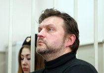 У экс-губернатора Кировской области Никиты Белых 11 октября около полудня случился приступ в Пресненском суде Москвы