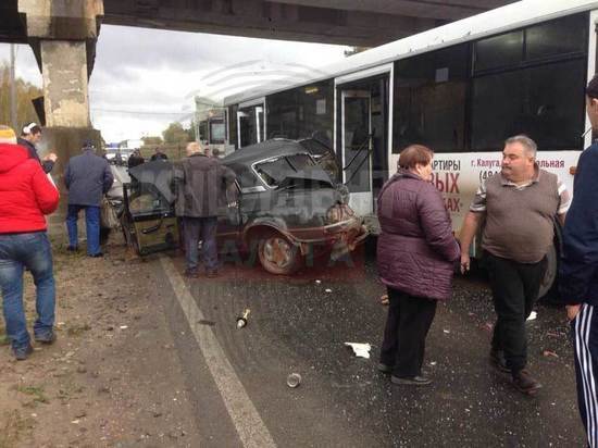 ДТП с участием пассажирского автобуса произошло под Калугой 