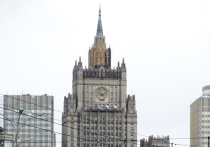 Москва заявила решительный протест в связи со снятием американцами  российских флагов со зданий генконсульства РФ в Сан-Франциско и торгового представительства в Вашингтоне