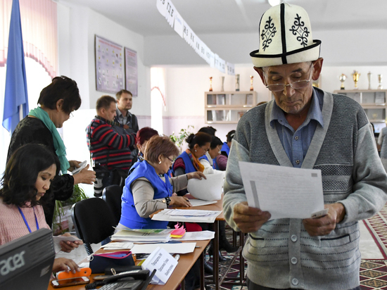 Алмазбек Атамбаев попросил не превращать праздник выборов в хаос

