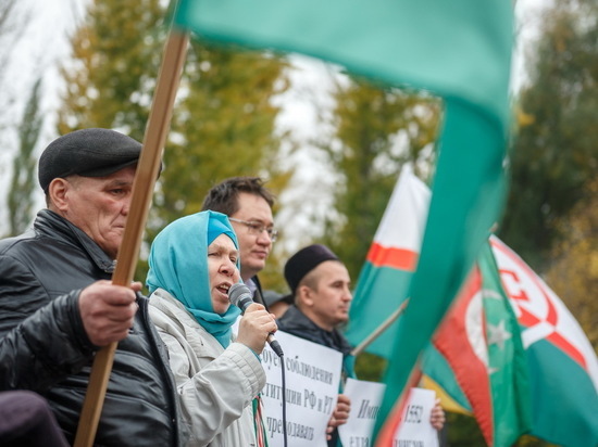 Митинг памяти защитников Казани не обошелся без обсуждения темы татарского языка в школах