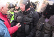 Протестная акция в правительственном квартале Киева продолжается во вторник вечером