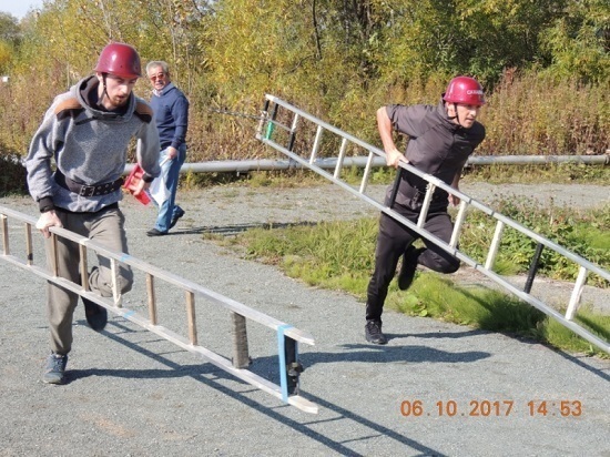 В Долинске состоялись соревнования по пожарно­прикладному спорту