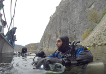 Всю минувшую неделю дайверы-спелеоподводники изучали уникальную башкирскую подводную пещеру Сакаска, находящуюся в самом сердце Юмагузинского водохранилища