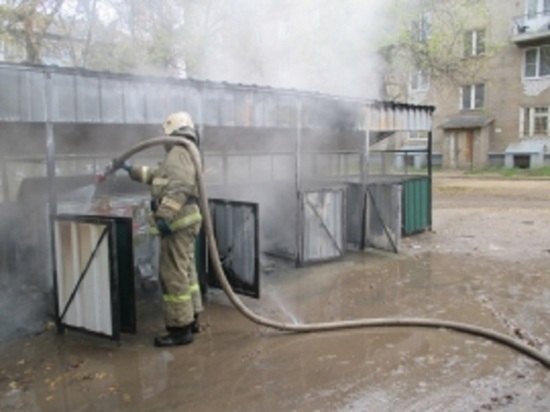 В Ярославле горели мусорные контейнеры «нового образца»