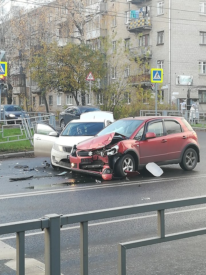 Дтп иваново. Иваново авария ул Ташкентская. Авария на Ташкентской улице. ДТП на ул Ташкентской в Иваново. Авария на Ташкентской улице вчера.