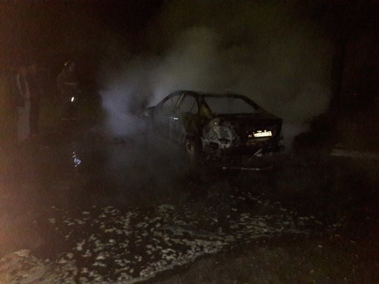 В Тейковском районе ночью сгорел «Мерседес»
