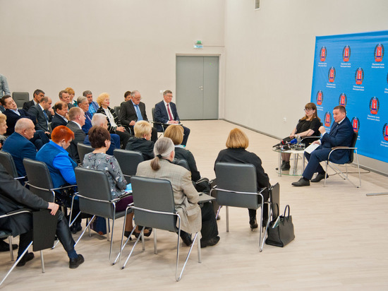 Губернатор Андрей Бочаров и общественники обсудили актуальные для всех волгоградцев темы