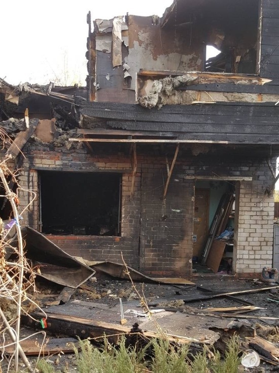 Пожарные не смогли спасти частный дом в Курске. Или не спасали?