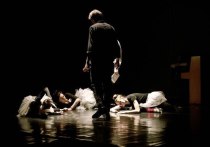 Новая постановка «Пятого театра» по пьесе Ивана Вырыпаева «Пьяные» стал настоящим провокационным испытанием для зрителей