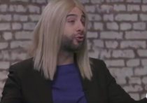 Телеведущий Иван Ургант продемонстрировал в своем телешоу новый клип с пародией на Ксению Собчак, которая ведет президентскую избирательную кампанию под лозунгом "против всех"