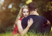 Австралийские аналитики, провозгласившие себя экспертами в изучении супружески измен, рассказали о внешних признаках, по которым можно догадаться о неверности мужа