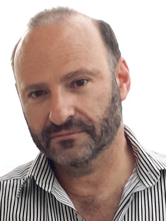 Человек, еще на студенческой скамье пострадавший за свои сионистские убеждения, и являясь потомком пострадавших в Катастрофе, подал иск о клевете