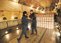 40 тонн гуманитарного груза забрал на свой борт самолет Ил-76 МЧС России, который вылетел утром 8 ноября с подмосковного аэродрома Раменское во вьетнамский порт Камрань