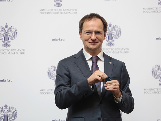 Министр намерен выяснить, чему в Школе-студии «учат детей»
