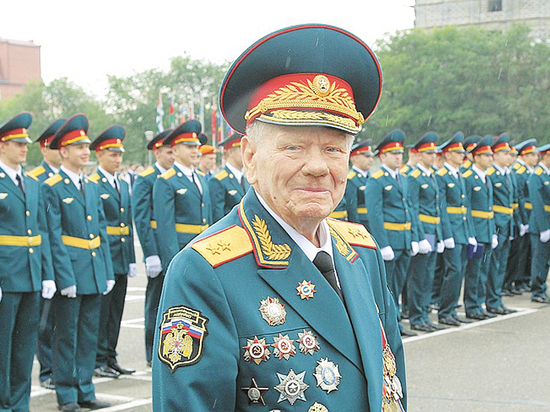 Действующему сотруднику чрезвычайного ведомства Дмитрию Михайлику исполнилось 97 лет!