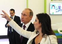 Главный редактор телеканала Russia Today Маргарита Симоньян написала гневный пост в соцсети о том, что США требуют у канала зарегистрироваться в качестве «иностранного агента» в кратчайшие сроки