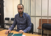 Фигурант «болотного дела» 38-летний доцент Дмитрий Бученков был известен как человек, «которого не было на Болотной», хотя за участие в потасовке на площади его пытались засудить