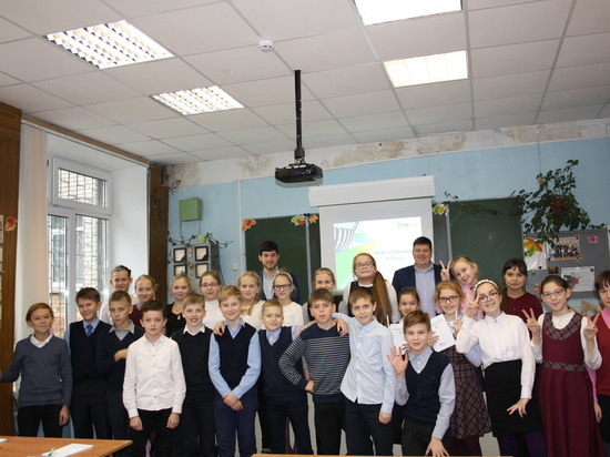 Сотрудники ПАО «ТНС энерго Ярославль» проводят уроки энергоэффективности для ярославских школьников