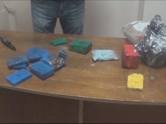 Два килограмма гашиша и 300 таблеток экстази привез в Ярославль житель Костромы