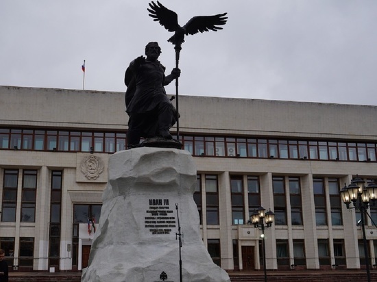 Памятник собирателю русских земель – князю Ивану III открыт в Калуге