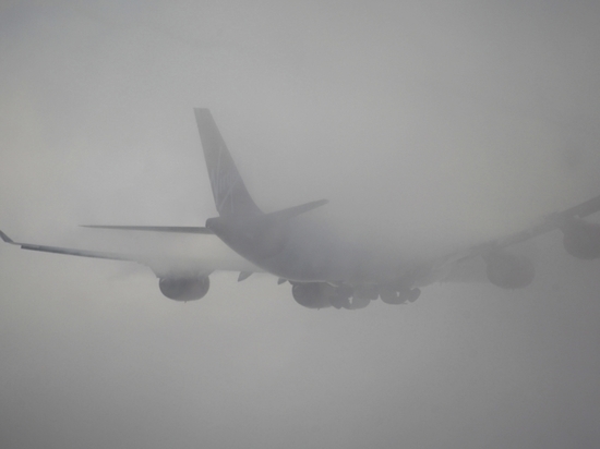 Самолет Москва-Орск экстренно приземлился в Оренбурге из-за тумана