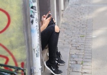 Смартфоны, особенно если пользоваться ими слишком часто, могут приводить к развитию депрессии у подростков