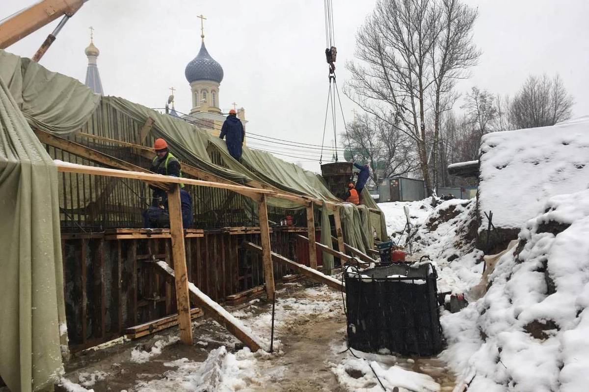 Началась установка. Опоры в Ярославле. Красноперекопский мост через Которосль Ярославль фото с кольцевой.