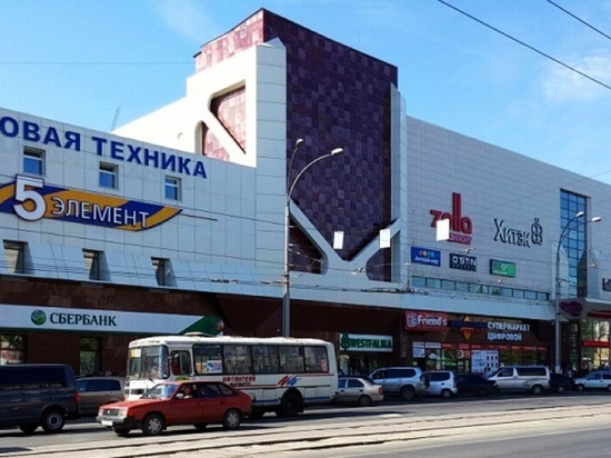 Крупный ТЦ второй день закрыт в Кемерове 
