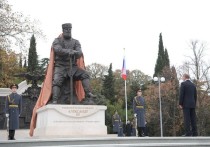 В Сети обсуждают установленный в Ялте памятник Александру III, на открытии которого побывал президент России Владимир Путин