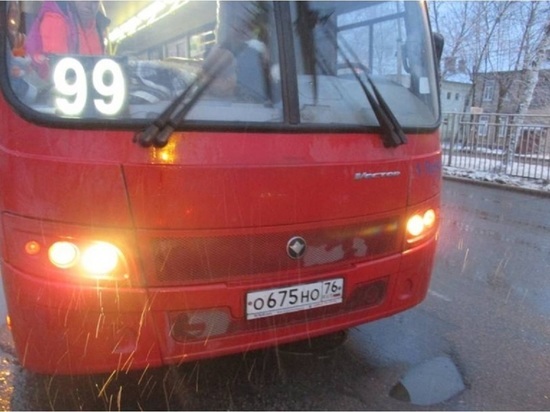 В Ярославле столкнулись два пассажирских автобуса – пострадало девять человек