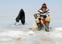 Под Владивостоком уже замечены рыбаки, которые вышли за уловом на тонкий лед Амурского залива