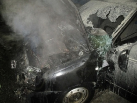 В Ярославле в местечке Нефтестрой сгорел автомобиль