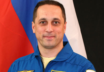 Командир нового экипажа МКС Антон Шкаплеров рассказал, что на ватных тампонах, с помощью которых не так давно были взяты с внешней стороны станции, обнаружены бактерии, отсутствовавшие при запуске модуля к МКС