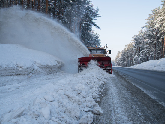 Снегоуборочная техника будет дежурить на потенциально опасных участках федеральных трасс Алтая