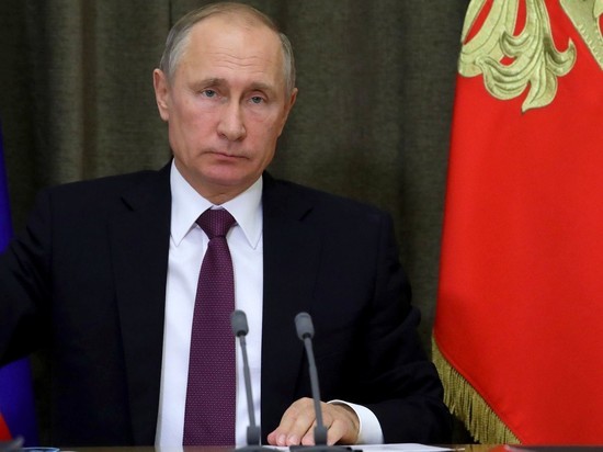 Российские олигархи стараются как можно меньше ассоициировать себя с президентом, выяснили в Reuters