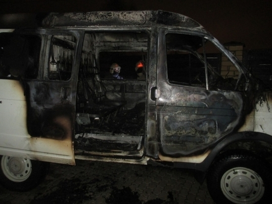 В Ярославском районе сгорел автомобиль «Соболь»