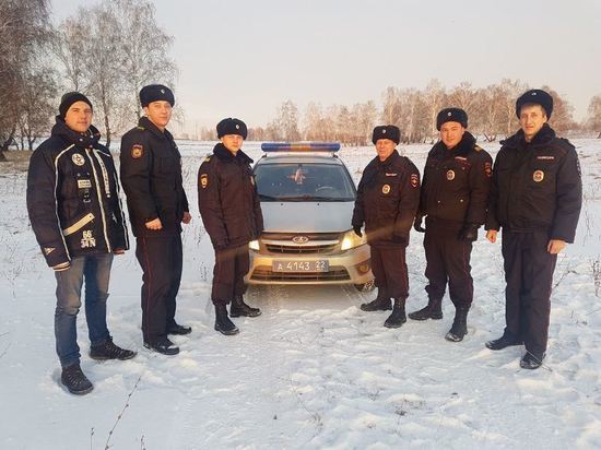 Полицейские спасли заблудившегося в лесу пенсионера из Барнаула